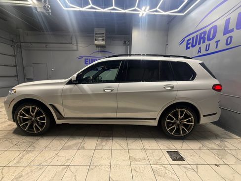 Used 2020 BMW X7 M50i image 5