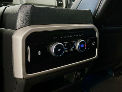 Used 2024 Ford Expedition XLT image 28