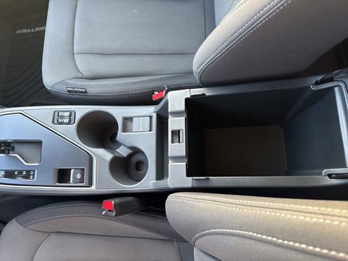 Used 2025 Subaru Crosstrek 2.0i Premium image 21