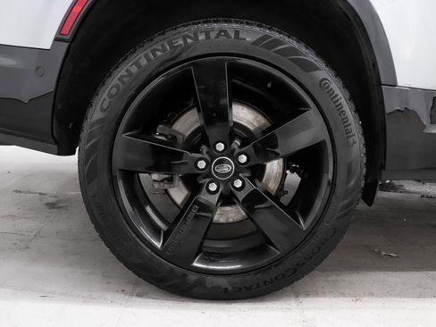 Used 2023 Land Rover Defender 130 X-Dynamic SE image 7