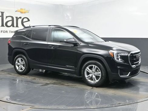 Used 2023 GMC Terrain SLE w/ Driver Convenience Package image 6