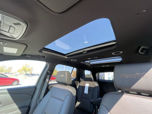 Used 2023 Chevrolet Traverse High Country w/ LPO, Floor Liner Package image 19