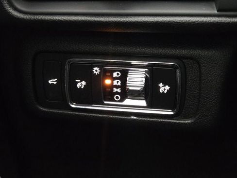 Used 2022 Lincoln Corsair AWD w/ Premium Package image 24