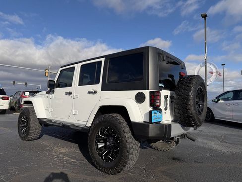Used 2017 Jeep Wrangler Unlimited Sahara w/ Connectivity Group image 4