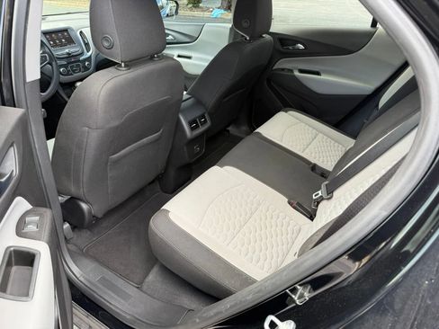 Used 2019 Chevrolet Equinox LS w/ LS Convenience Package FWD image 14