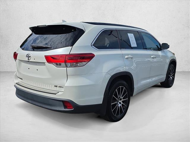 Used 2018 Toyota Highlander SE AWD/4WD image 5