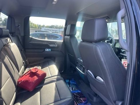 Used 2024 GMC Sierra 1500 SLT w/ SLT Premium Plus Package AWD/4WD image 11