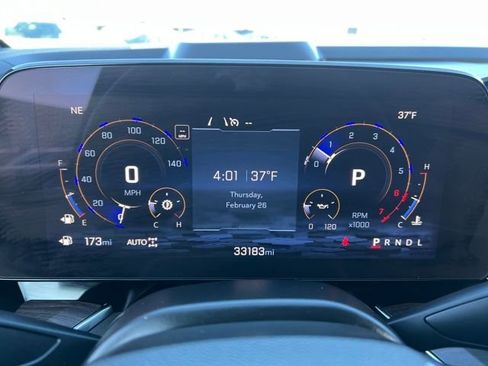 Used 2025 Chevrolet Suburban Z71 image 24