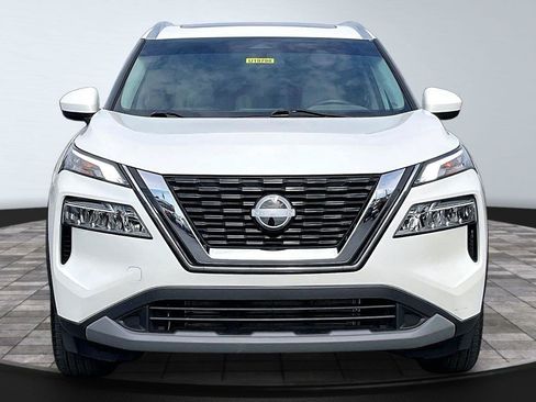 Certified 2023 Nissan Rogue SV w/ SV Premium B Package FWD image 2