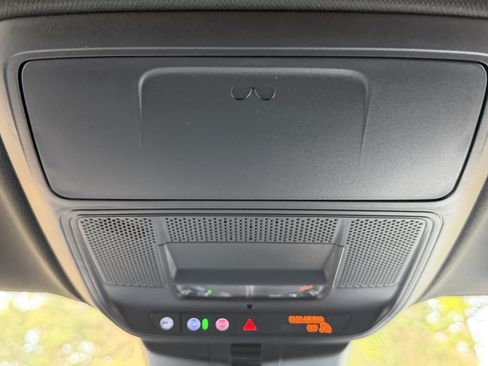 Used 2025 GMC Acadia Elevation image 39