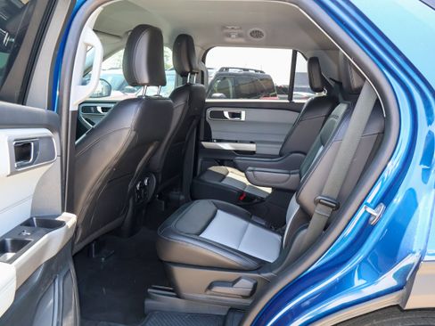 Used 2023 Ford Explorer XLT w/ Equipment Group 202A AWD/4WD image 14