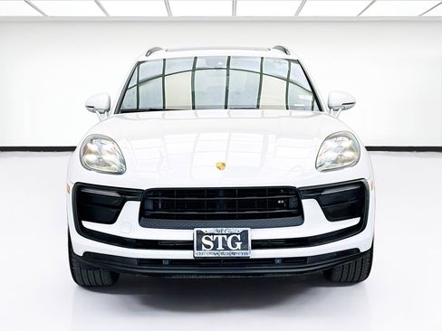 Used 2022 Porsche Macan w/ Premium Package Plus AWD/4WD image 2