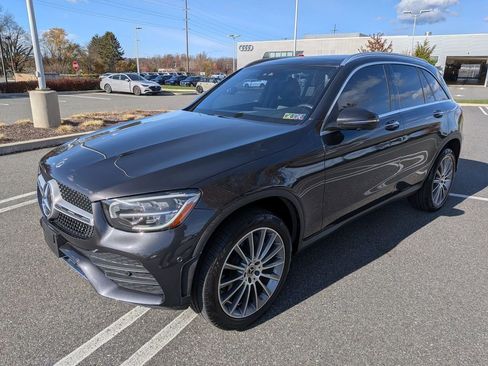 Used 2022 Mercedes-Benz GLC 300 4MATIC image 3