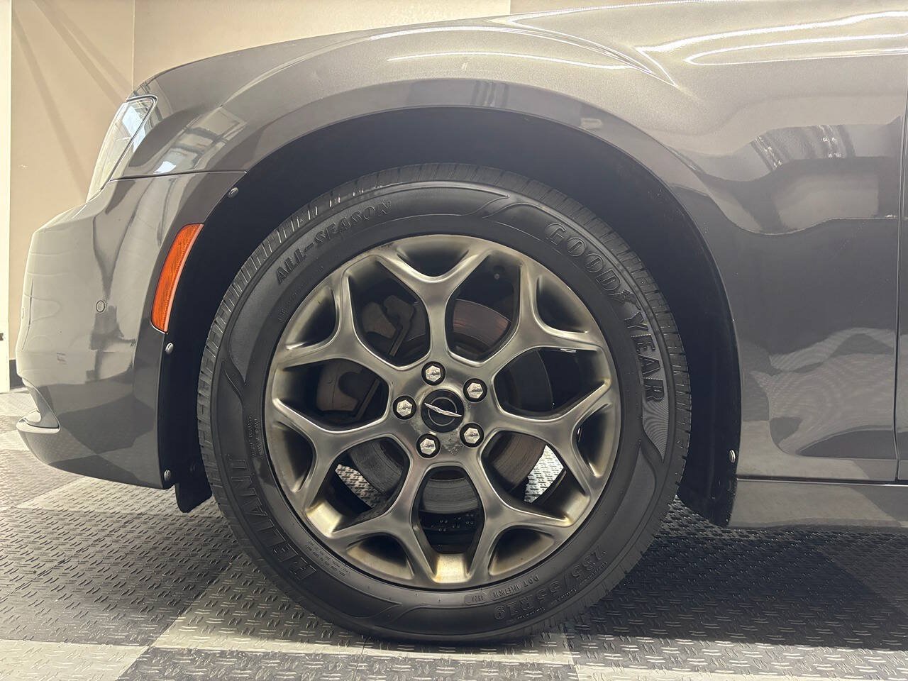 Used 2017 Chrysler 300 S w/ 300S Premium Group AWD/4WD image 11
