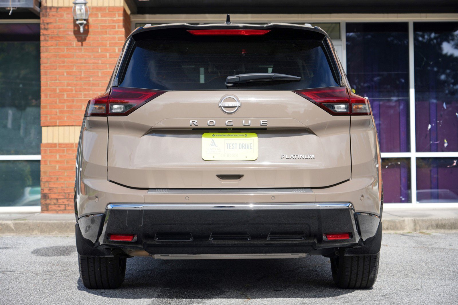 Used 2024 Nissan Rogue Platinum w/ Platinum Premium Package FWD image 10