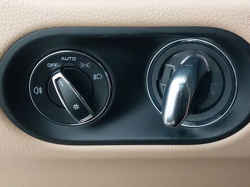 Certified 2021 Porsche Macan S image 28