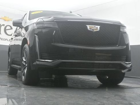 Used 2024 Cadillac Escalade Sport AWD/4WD image 3