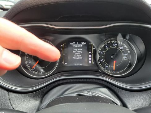 Used 2021 Jeep Cherokee Latitude AWD/4WD image 24