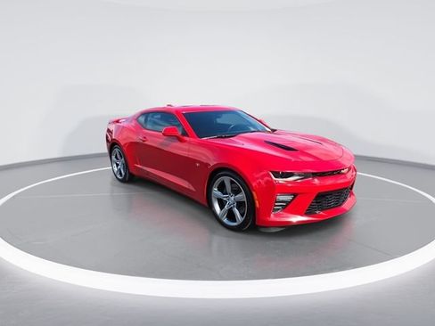 Used 2018 Chevrolet Camaro SS RWD image 6