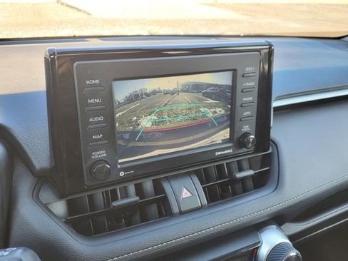 Used 2022 Toyota RAV4 XLE w/ Convenience Package image 28