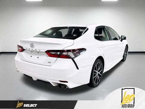 Used 2023 Toyota Camry SE FWD image 7
