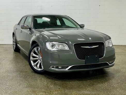 Used 2018 Chrysler 300 Limited w/ Safetytec Plus Group image 7