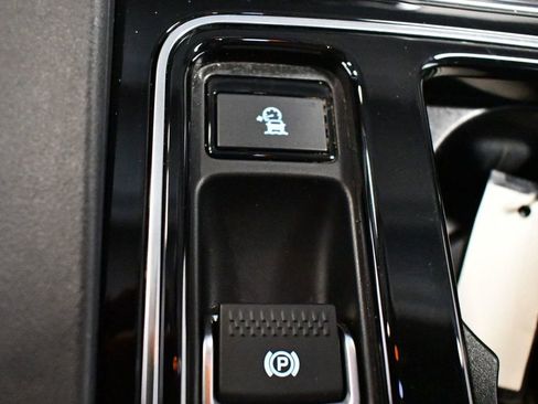 Used 2020 Jaguar F-PACE Premium image 55