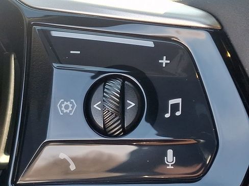 Certified 2026 BMW i5 eDrive40 w/ Executive Package image 23