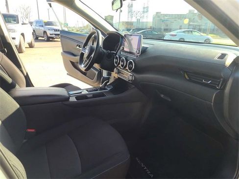 Used 2023 Nissan Sentra SV image 17