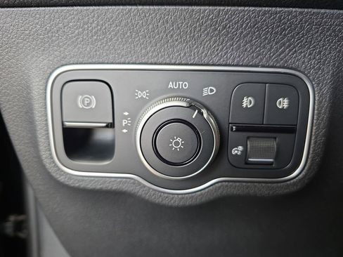 Certified 2025 Mercedes-Benz GLB 250 image 26