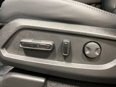 New 2025 Honda Pilot Touring image 10