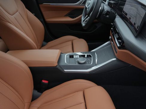 Certified 2025 BMW M440i RWD image 10