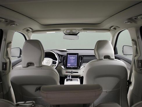 New 2026 Volvo XC90 B6 Ultra w/ Protection Package Premier image 11