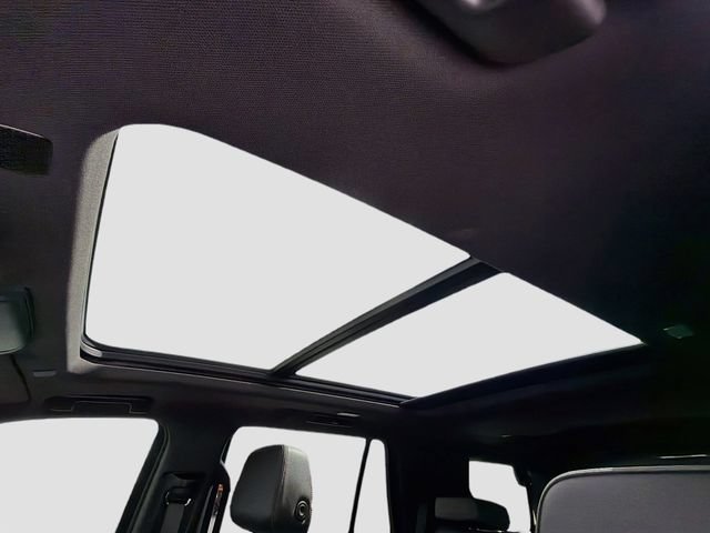 Used 2022 Chevrolet Tahoe RST w/ Luxury Package RWD image 23
