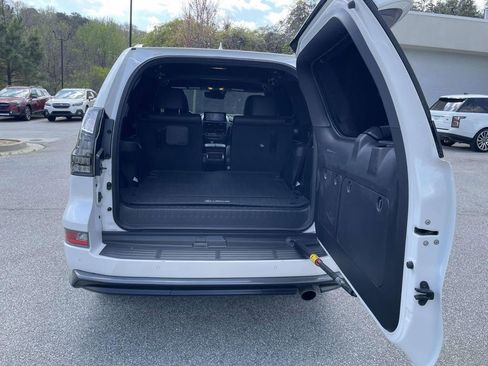 Used 2023 Lexus GX 460 Luxury w/ Sport Design Package image 9