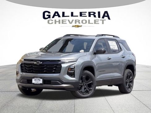 New 2026 Chevrolet Equinox LT w/ Convenience Package II FWD image 2