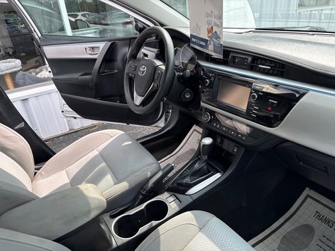 Used 2016 Toyota Corolla LE FWD image 16
