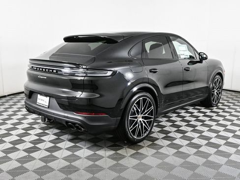 Certified 2025 Porsche Cayenne Coupe image 31