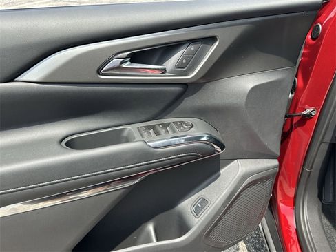 New 2025 Chevrolet Traverse LT w/ Sun and Wheel Package image 13