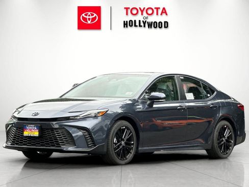 New 2026 Toyota Camry SE FWD image 7