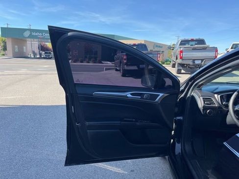 Used 2019 Ford Fusion SEL FWD image 25