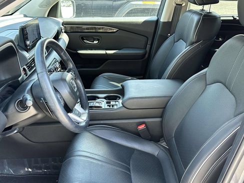Used 2023 Honda Pilot Elite image 9