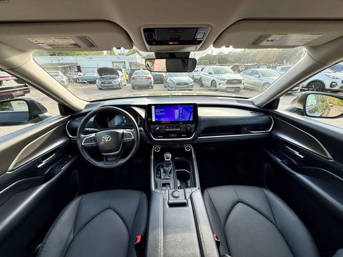 Used 2024 Toyota Grand Highlander AWD image 14