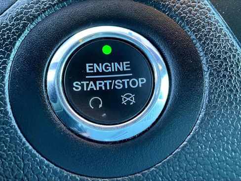 Used 2019 Ford Explorer XLT image 33