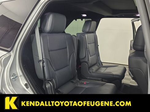Certified 2025 Toyota Sequoia Platinum w/ TRD Off-Road Package AWD/4WD image 31
