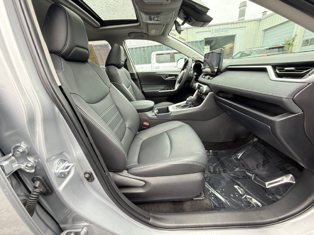 Used 2025 Toyota RAV4 XLE Premium AWD/4WD image 25