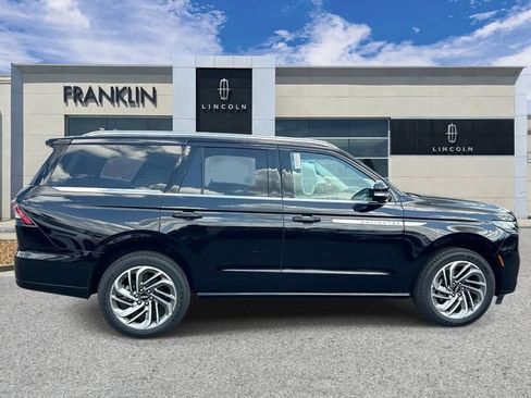 New 2027 Lincoln Navigator Reserve AWD/4WD image 8