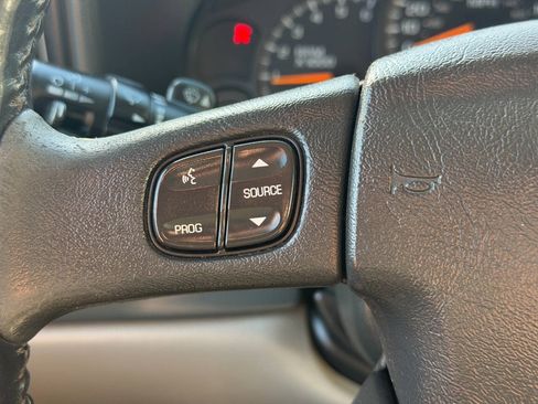 Used 2005 Chevrolet Tahoe Z71 w/ Preferred Equipment Group AWD/4WD image 39