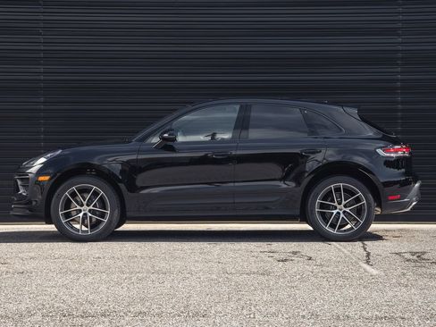 New 2025 Porsche Macan image 2