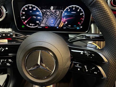 Used 2025 Mercedes-Benz GLC 300 4MATIC image 27